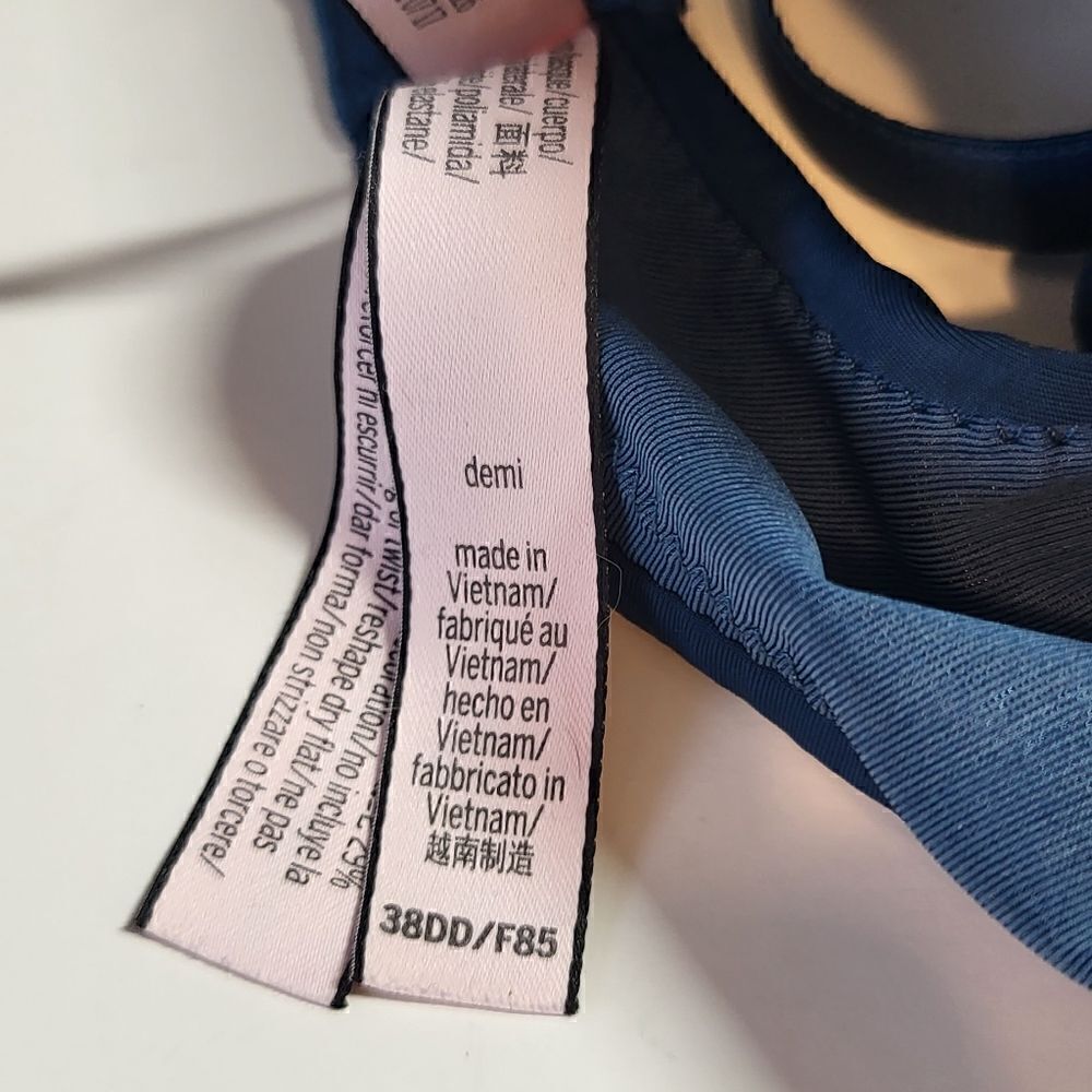 Victoria Secrets Blue Bra - Picture 5 of 5